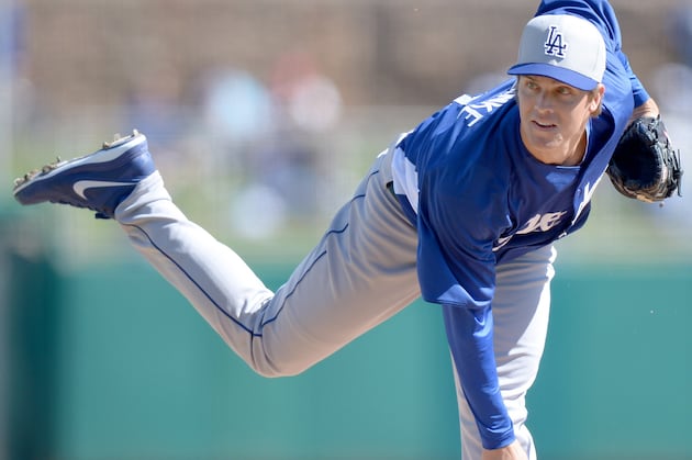 Greinke Diagnosed with Inflamed Elbow, out 2-3 Days