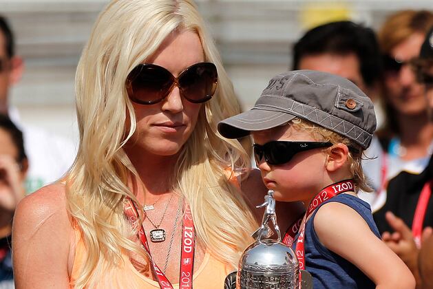 Dan Wheldon's Widow to Wave Green Flag on IndyCar Season Opener