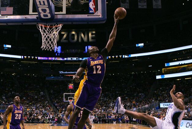 Dwight Howard Blows Kiss and Trash Talks Magic Fans (Video)