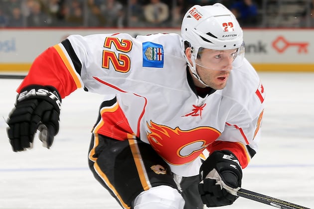 Stempniak Leads Flames to 5th Home Win in Row