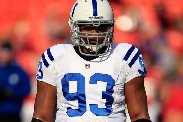 Report: Pats Hosting Freeney and Abraham for Visits