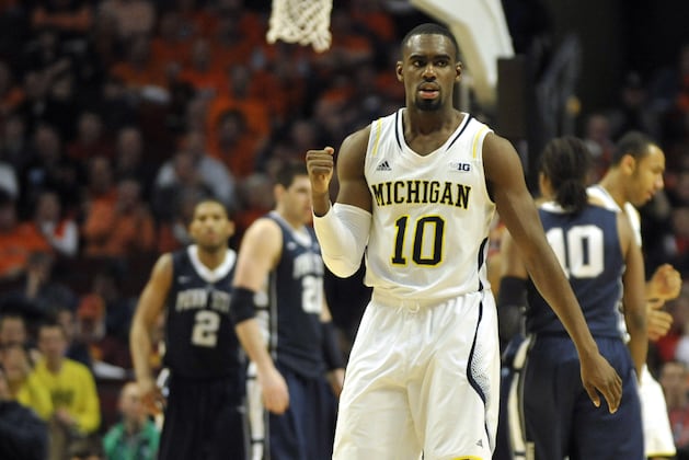 Hardaway Jr. Headed to Locker Room with Ankle Injury