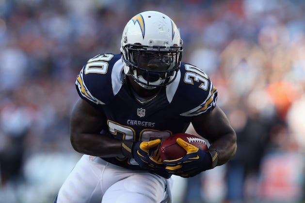 Chargers Keep Ronnie Brown