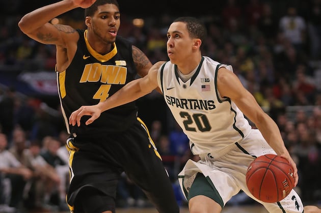 Mich. St. Rallies, Tops Iowa in Big Ten Quarters