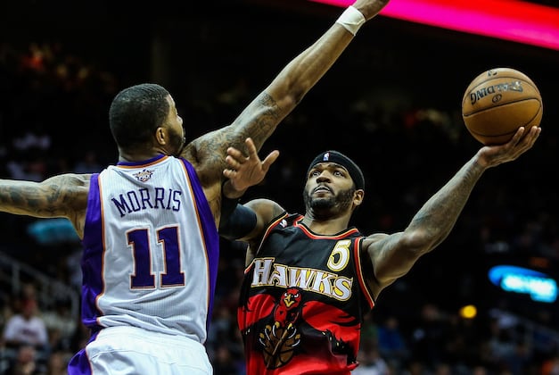 Hawks storm past Suns to avenge loss (updated)