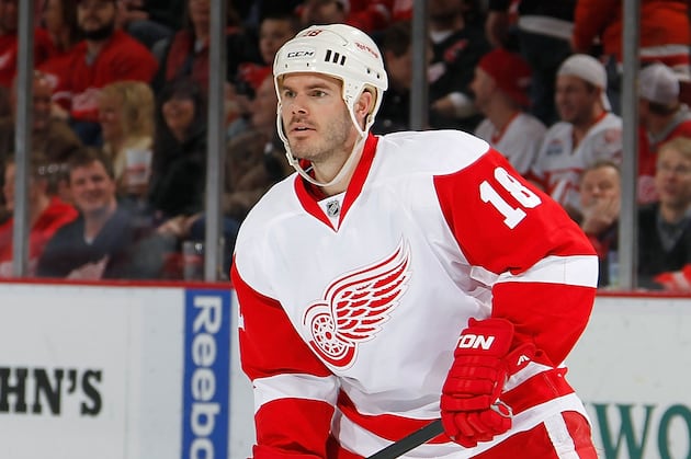 Ian White Replaces Kyle Quincey in Lineup Tonight vs. Canucks