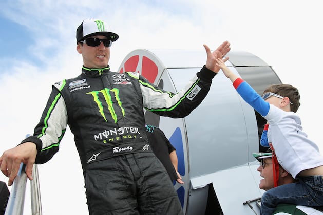 Kyle Busch Edges Larson at Bristol's Finish Line