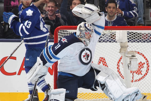 Jets Slip Past Maple Leafs 5-4 in Shootout