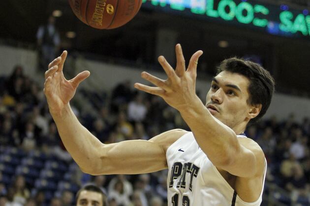Pitt's Adams Is Big in Oakland and Auckland, but for Different Reasons