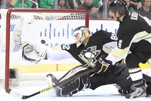 Penguins Continue Winning Streak with 2-1 Victory Against Bruins