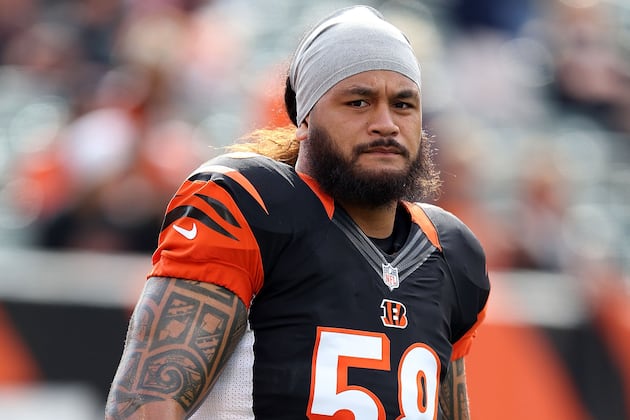 Bengals Bring Back Another of Their Own, Rey Maualuga