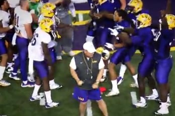 Les Miles and LSU Do the Harlem Shake
