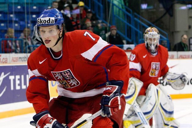 Rangers Expected to Make Run at College Defenseman Sustr