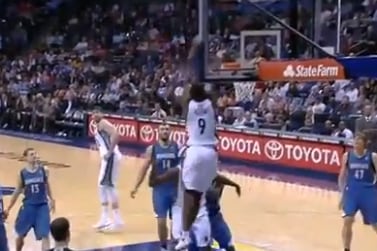 Watch: Marc Gasol Floats No-Look Lob for Tony Allen Alley-Oop Dunk