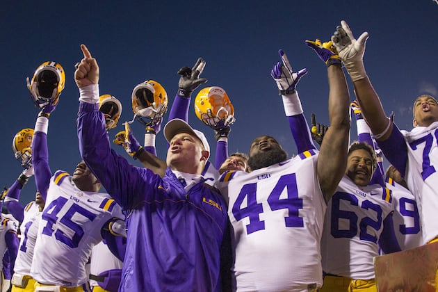 LSU Players Laud Les Miles for Making Harlem Shake Video