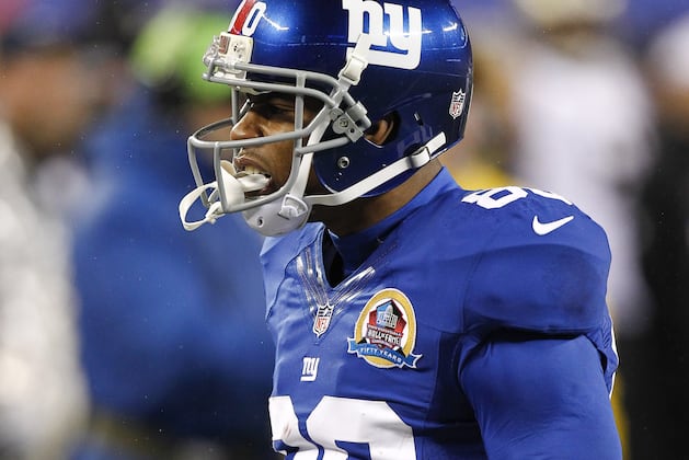 Eli Manning Believes Victor Cruz Will Be a Giant in 2013