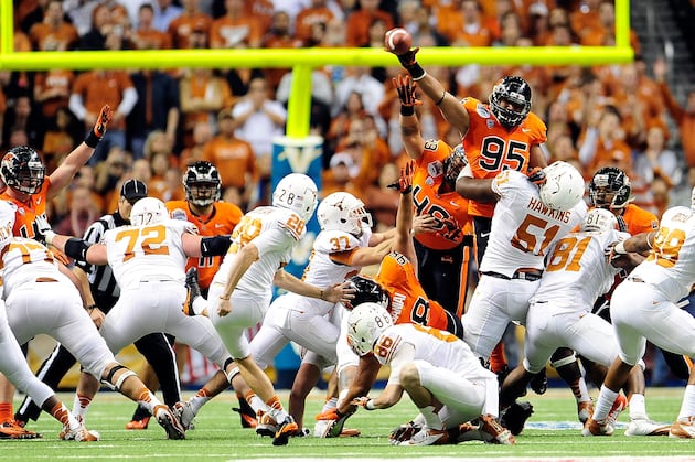 Horns Work to Overcome Mediocre Kicking Game