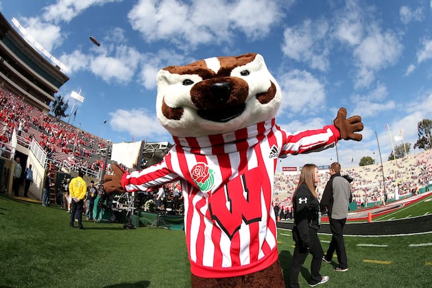 Wisconsin and Alabama to Open 2015 at Cowboys Stadium