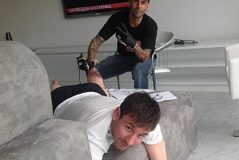 Barca Star Shows off New Tattoo Dedicated to Baby Boy