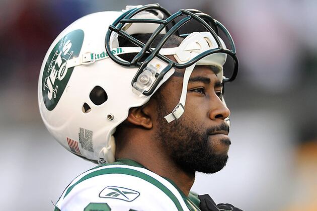 Darrelle Revis' Potential Trade from Jets to Buccaneers in Fragile State