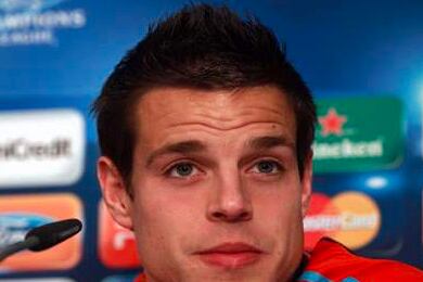 Azpilicueta Backs Benzema in National Anthem Row