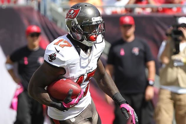 Report: Eagles Sign WR Arrelious Benn to Extension