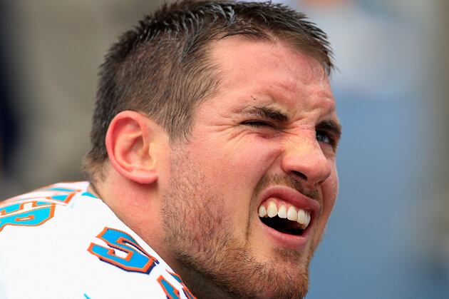Dolphins Re-Sign Spitler