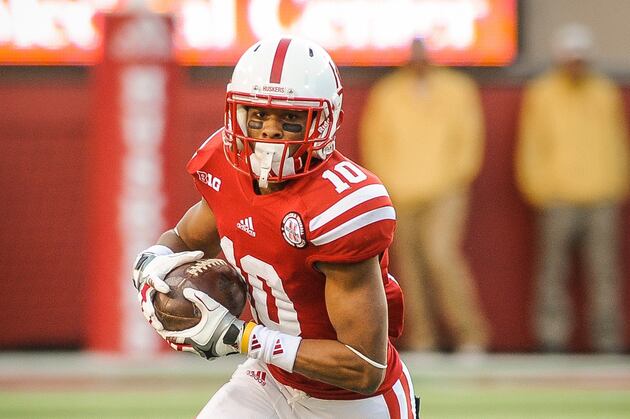 Veteran Wide Receivers Caught On, Now Show Underclassmen How