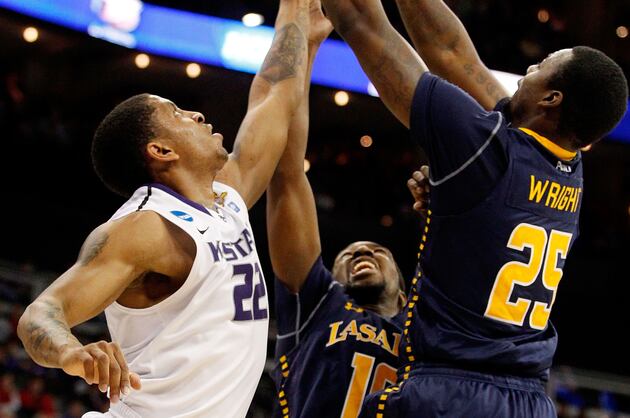 Wright Comes Up Big for La Salle