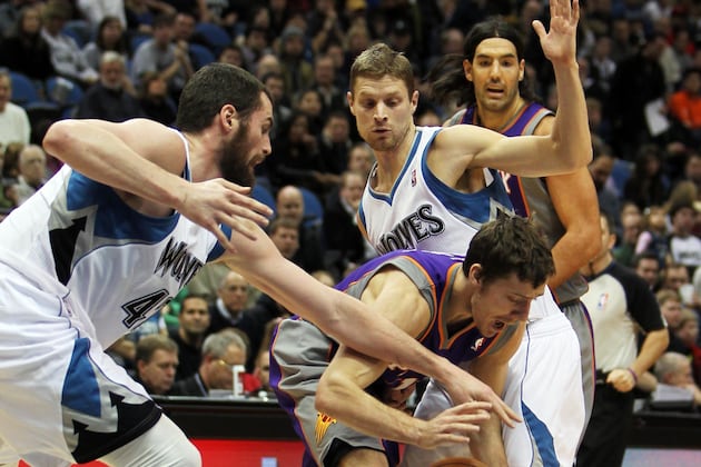 Wolves Rout Suns 117-86 to Snap 9-Game Road Skid