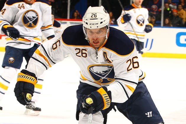 Vanek Scores Twice as Sabres Edge Canadiens