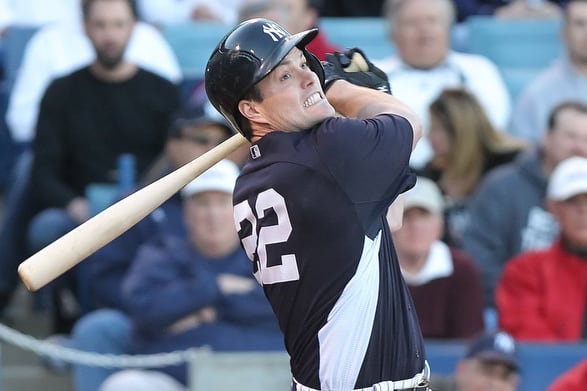 Marlins Sign Diaz to Minor League Contract
