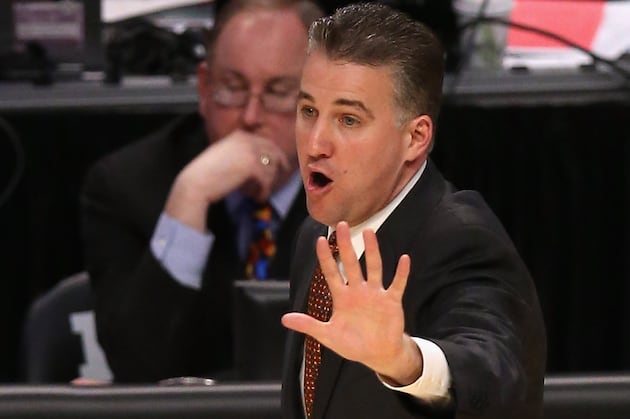 Men's Basketball Falls to Santa Clara, 86-83