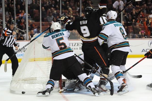 Sharks Hang on for 5-3 Win Over Ducks
