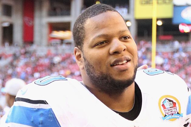 Twitter Reacts to Ndamukong Suh and Kendra Wilkinson on 'Splash'
