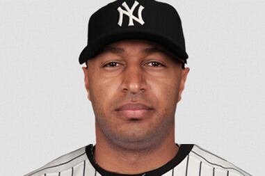 Wells Drives in Run in Debut, Yanks and Astros Tie