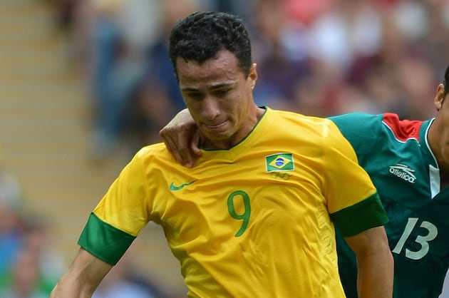 Napoli Want Tottenham Target Leandro Damião to Replace Cavani