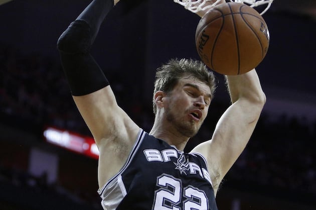 Tiago Splitter Plans to Test Free Agency