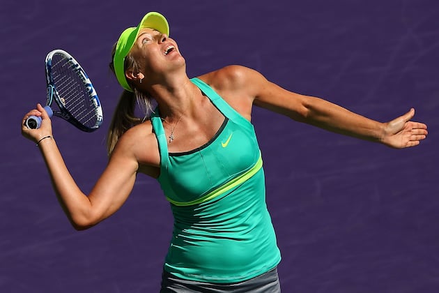 Sharapova Battles into Miami Semis