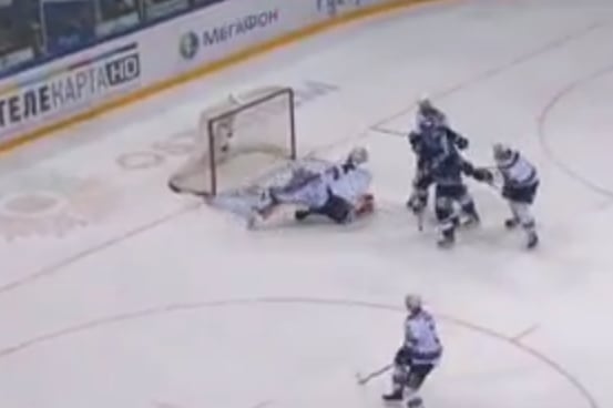 Watch Ilya Gorokov's Great Stretch Save in KHL Playoffs (VIDEO)