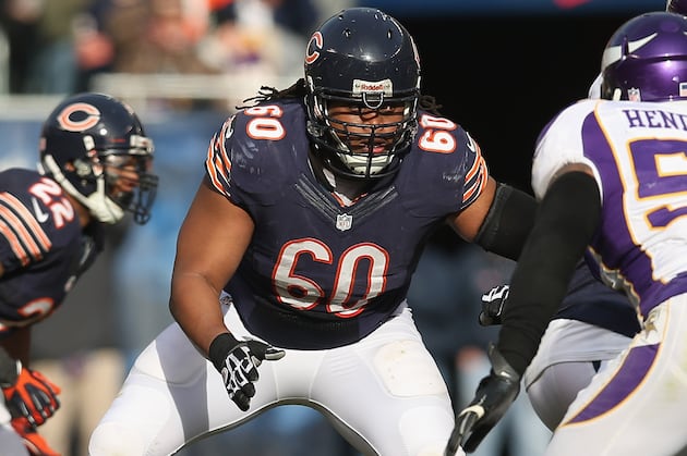Dolphins Sign Ex-Bears Guard Lance Louis