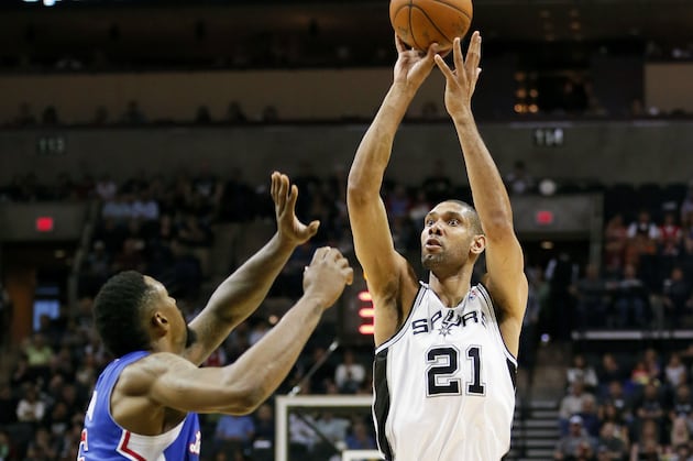 Duncan's 34 Leads Spurs Past Clippers, 104-102
