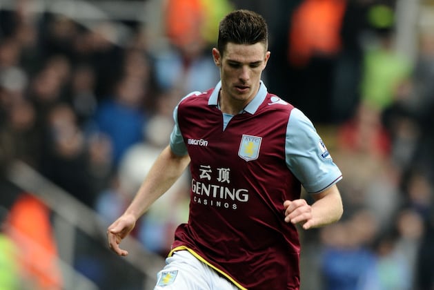 Ciaran Clark Prepared to Delay Contract Talks at Aston Villa