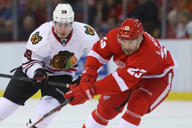 Red Wings Embarrassed by Blackhawks on Howe's BDay