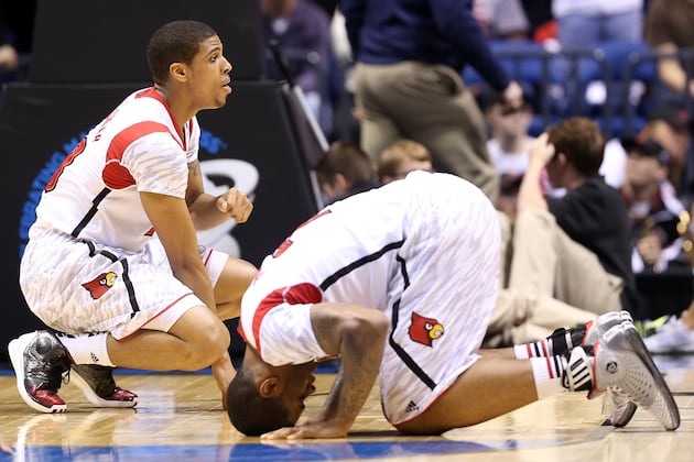 Powerful Photos of Louisville Cardinals' Emotional Reaction to Kevin Ware