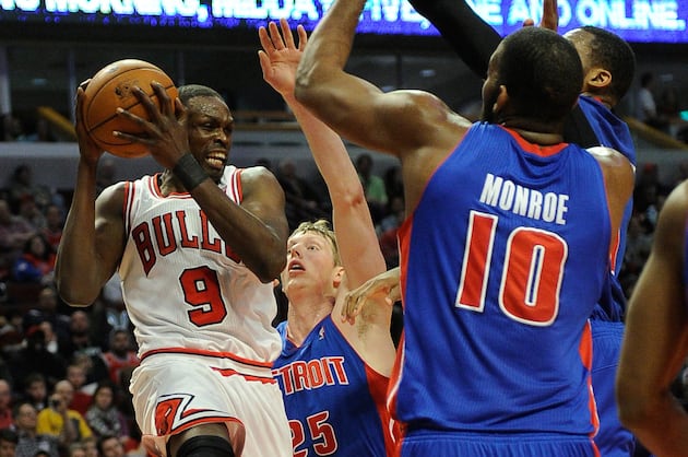 Deng's 28 Help Bulls Win 18th Straight vs. Pistons
