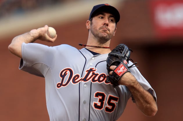 Verlander, Tigers Tame Twins in Opener