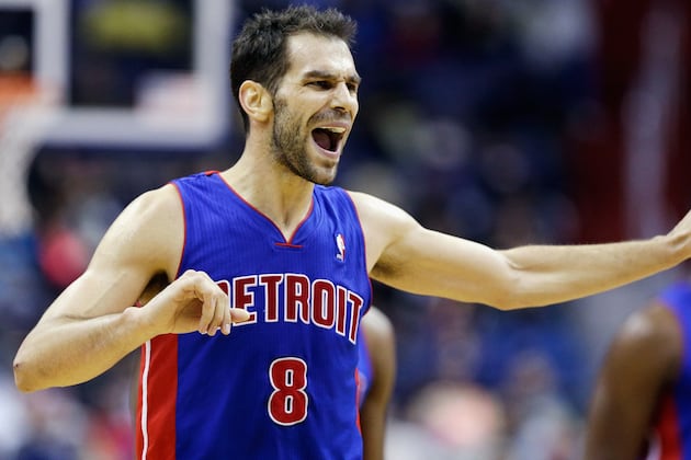 Jose Calderon Heads Toward Wrong Locker Room at Halftime