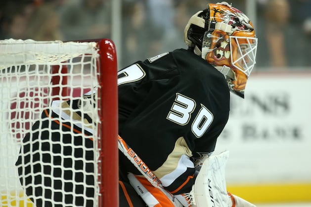 Fasth Gets 3rd Shutout as Ducks Blank Stars