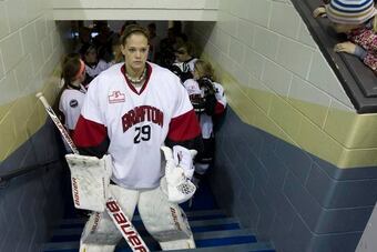 Web-womenhockey02_crop_north